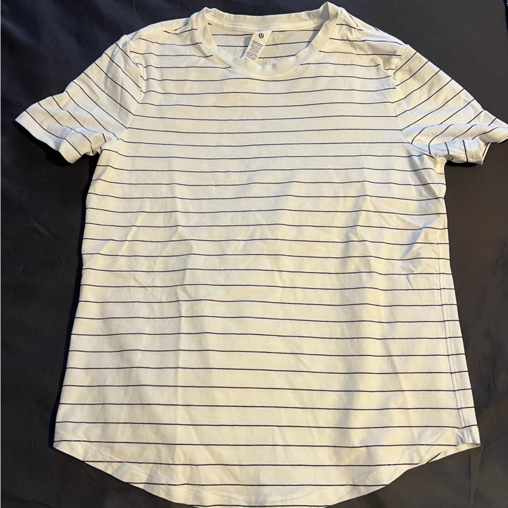 Lululemon T Shirt